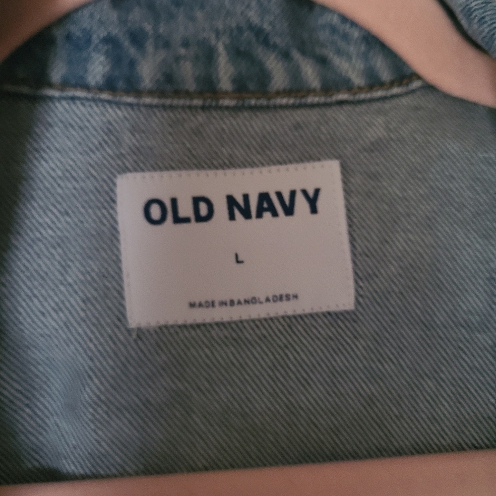 distressed blue denim jacket from the brand Old Navy - Picture 5 of 5